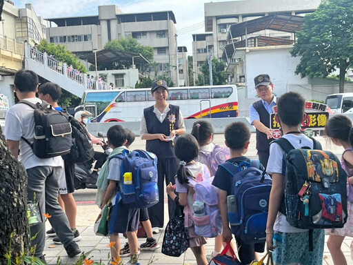 守護學童安全! 竹市警全力加強各小學周邊護童勤務