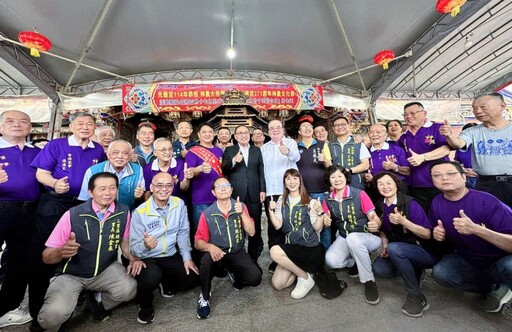 新北市長侯友宜三重為神農大帝暖壽 盼三峽車禍案亡者安息、傷者早日康復