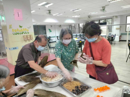 白河榮家住民家屬親子包粽樂 聯誼茶會同慶端節