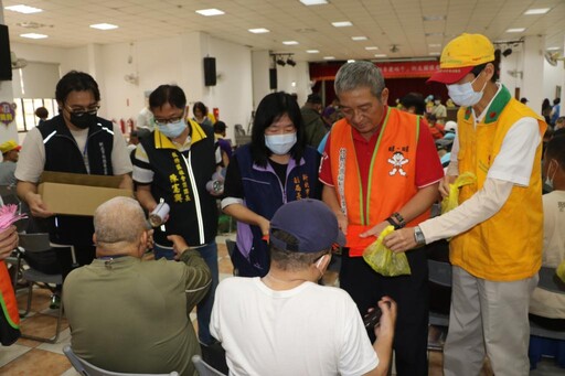 粽愛飄香慶端午 善悅協會及仕招基金會等關懷街友