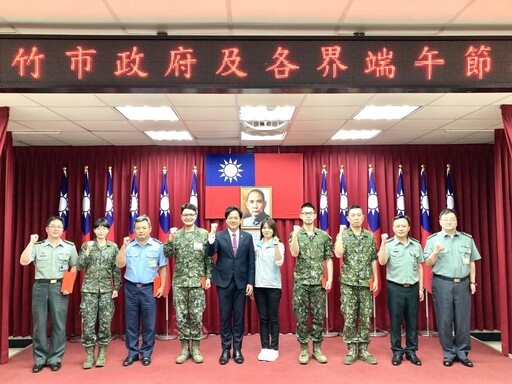 端午節前夕送暖意 代理市長邱臣遠率團敬軍贈加菜金感謝國軍辛勞