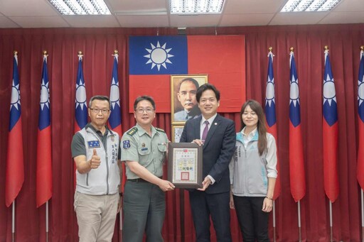 端午節前夕送暖意 代理市長邱臣遠率團敬軍贈加菜金感謝國軍辛勞