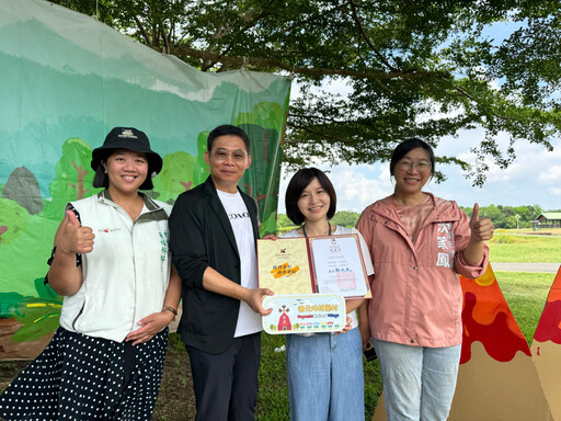 「ROAR!小恐龍過端午」德元埤歡樂登場 黃偉哲感謝南良集團與小森活親子工作室熱心贊助讓身障孩子共度佳節