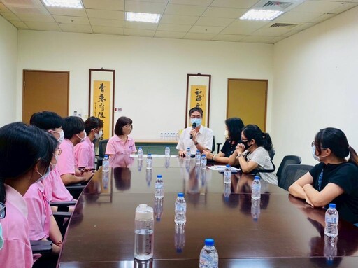 美和科大護理系參訪屏東榮家 青銀共融關懷銀髮健康