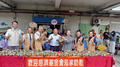 花蓮榮家感謝慈濟端節送愛心素粽 與住民長輩話家常