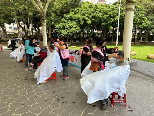 送暖傳愛、粽情享受 桃園市社會局結合學術及善心單位關懷街友迎端午