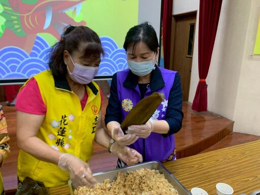 花蓮榮服處榮情端午-粽享祝福！榮欣志工「益」起包粽趣