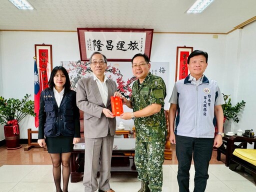 南市軍服站陪同軍友保險公司端節慰問地區國軍戰備任務辛勞