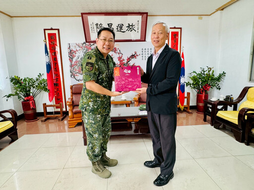 南市軍服站陪同軍友保險公司端節慰問地區國軍戰備任務辛勞