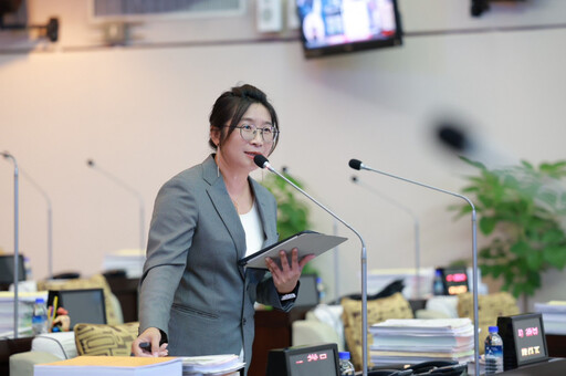 台南市議員沈家鳳於28日市政總質詢 聚焦防汛、社福與交通建設 肯定市長施政表現