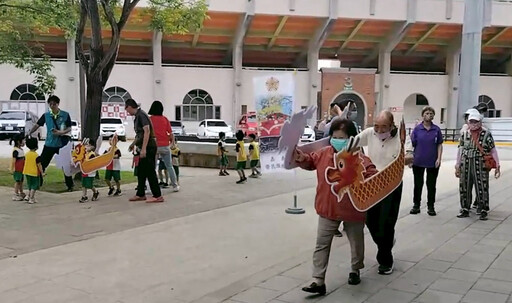 白河榮家慶端午 住民嘉義公園划龍舟