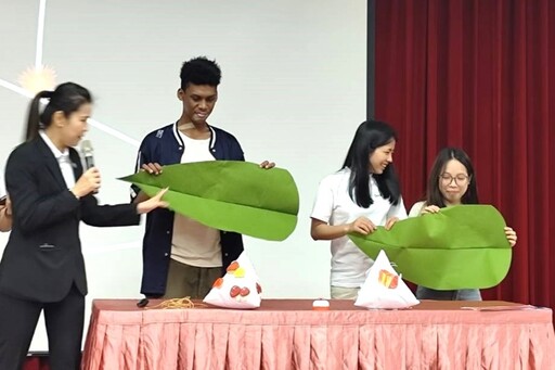 以茶文化慶端午！ 中華大學百位外籍生體驗傳統節慶之美