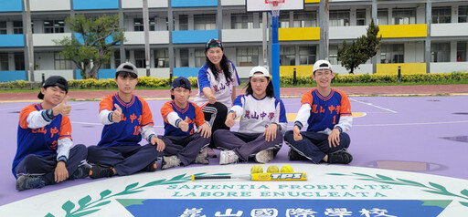 崑山高中施春娥老師世壯運女子壘球賽奪冠