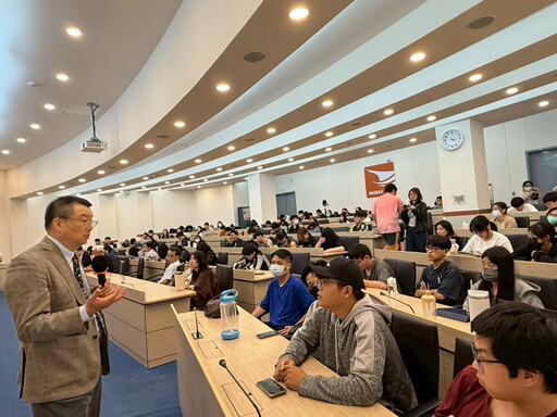 金大管院僑領名人講座:廖榮鑫將軍分享飛行志業與人生智慧