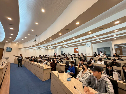 金大管院僑領名人講座:廖榮鑫將軍分享飛行志業與人生智慧