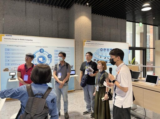 龍華科大攜手北市府 產業新手村見學團助師長瞭解物聯網產業