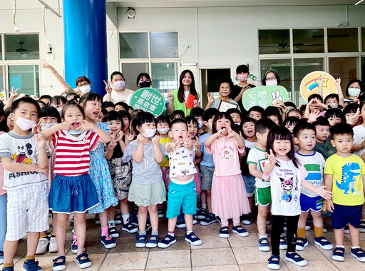 善心從小做起 幼兒義賣布丁送愛創世15年