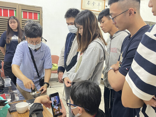 金大觀光系辦CBS咖啡證照檢定實作體驗 強化學生專業力