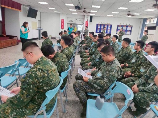 嘉義榮服處前推營區辦權益說明會 協助官兵轉銜職場
