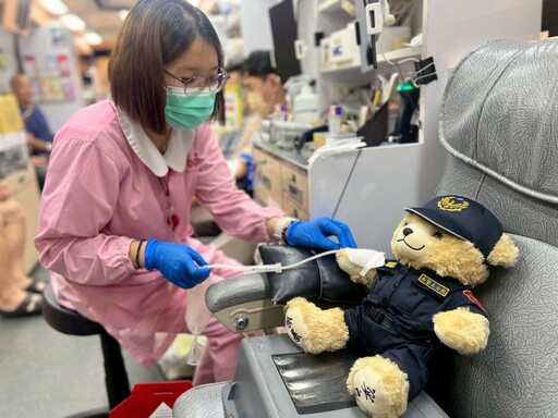 南警五分局挽袖響應警察節 成功募集430袋熱血傳愛