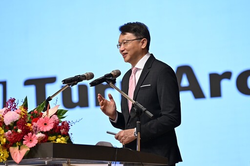 陽明交大畢典企業力十足 宏碁、富邦兩大廠董事長站台勉勵祝福