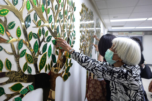 成大醫緣恩27週年以書傳愛《同行在暮色》分享緩和療護溫暖力量