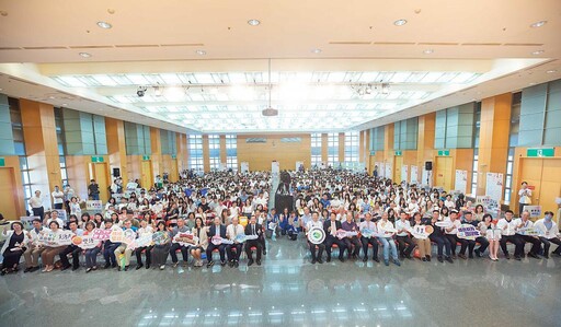 新北1350名師生榮獲雙語表揚肯定 產官學攜手實踐「動手做、學英文」