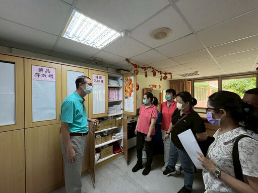 屏東榮家護理站暨服務台設施作業觀摩 提升照護服務品質