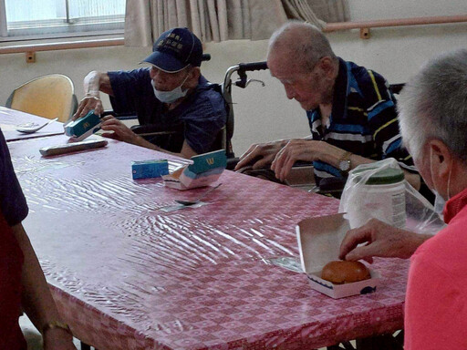 白河榮家運用輔導會加菜金 溫馨關懷住民多樣化健康餐食