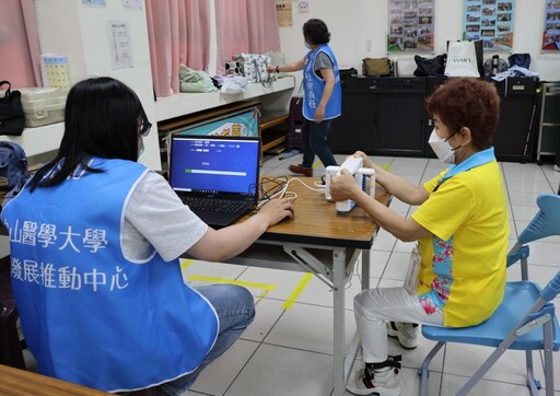 全台首創唱歌訓練喉部肌力 中山醫大以歌唱守護高齡吞嚥健康
