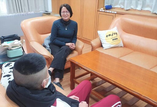 陪伴 是孩子走出陰影的起點 新北「春暉服務團」十年守護紀實