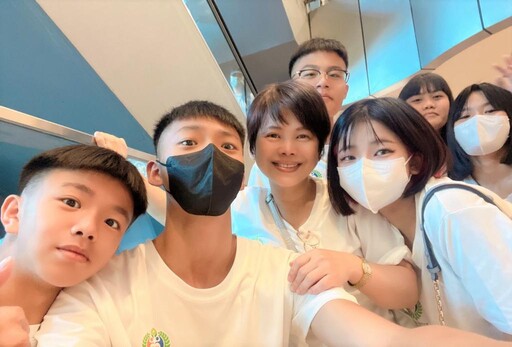 陪伴 是孩子走出陰影的起點 新北「春暉服務團」十年守護紀實