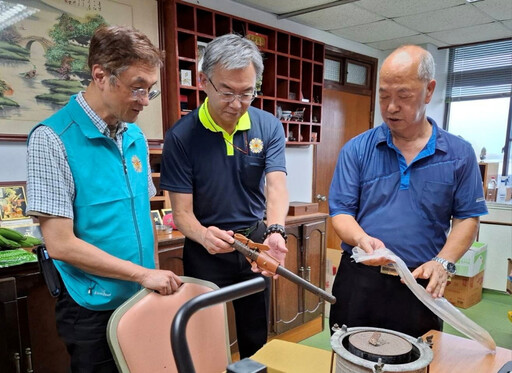 佳里榮家首長白永成珍藏文物無私捐贈 厚實館藏多元性