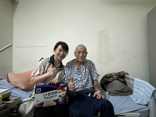 屏東榮服處關懷探視榮家91歲榮民