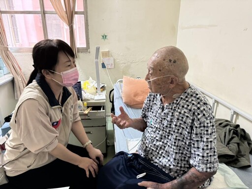屏東榮服處關懷探視榮家91歲榮民