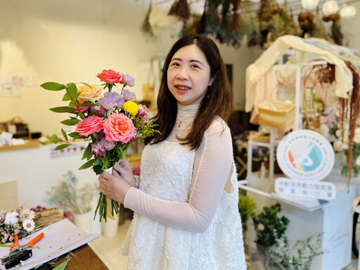 7年級闆娘微創鳳凰貸款助攻創業夢!打造永康人氣花藝店