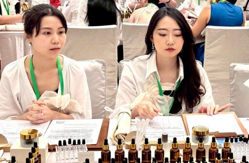 嘉藥調香雙星奪首屆AIFA國際賽冠季軍