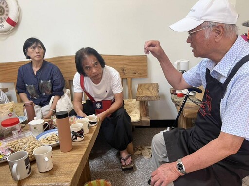 版畫之父廖修平-美柔丁版畫示範教學圓滿達陣 黃世團：感謝老師