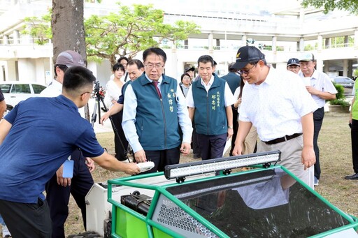 工研院與臺南業者展示智慧農機 黃偉哲：擴大市政應用
