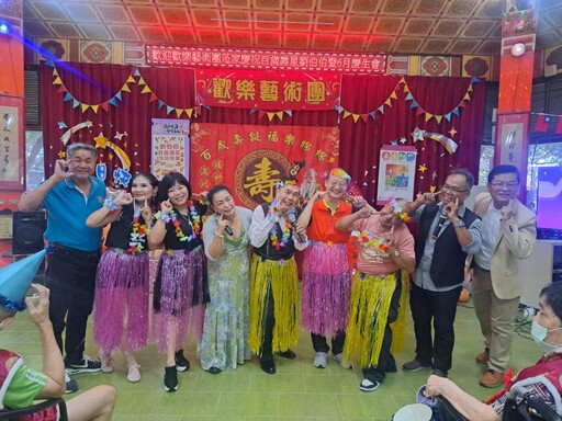 百歲榮民劉伯伯紀壽 佳里榮家與歡樂藝術團歡喜慶生