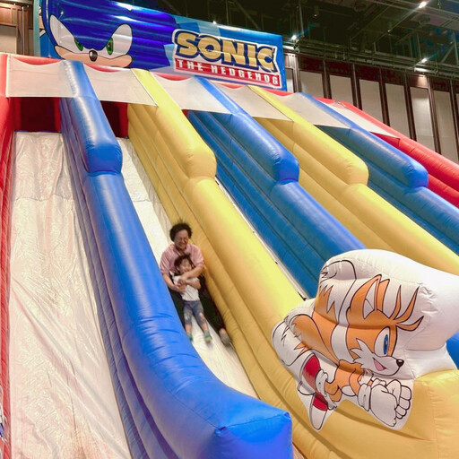 新光三越高雄左營店打造夏日盛事,音速小子Sonic領軍《Jumptopia》嗨翻天
