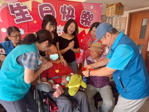 百歲榮民楊伯伯紀壽 嘉義榮服處歡喜慶生