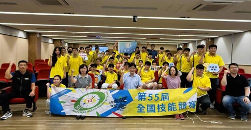 南分署選手李佳薰技能點亮人生！苦練漆作勇敢築夢全國賽