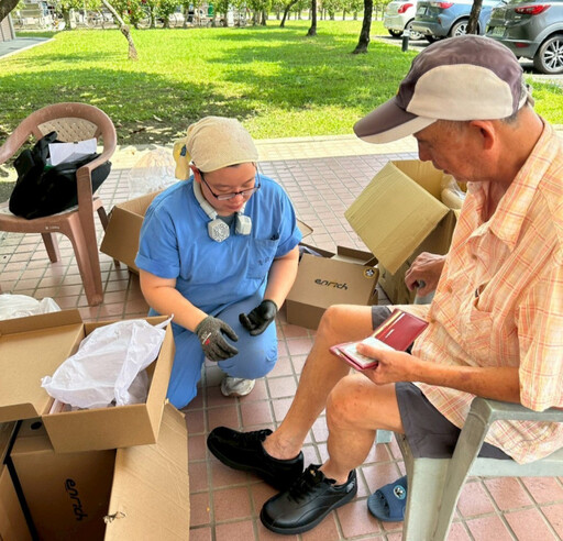 北榮身障重建中心至屏東榮家輔具巡迴服務 守護長輩安全健康