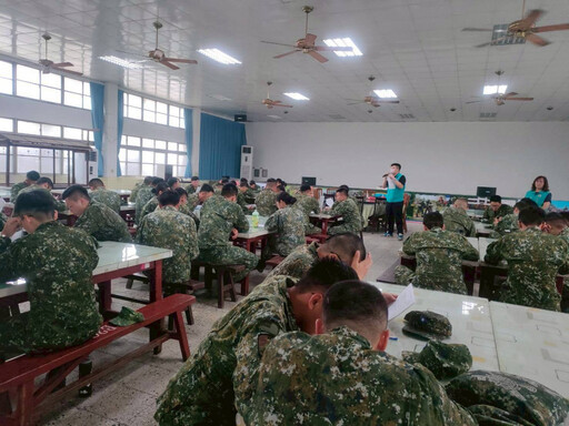 嘉義榮服處前進營區說明會 助屆退官兵轉銜職場