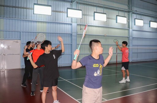 蘆少中心舉辦羽球夏令營 為飛行少年穩定情緒