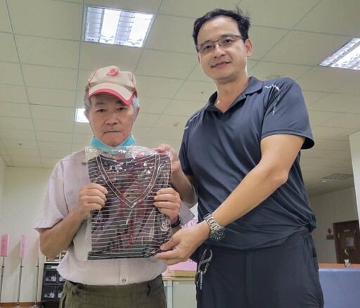 屏東榮家感謝慶福基金會捐贈涼感衣 長輩清涼迎盛夏