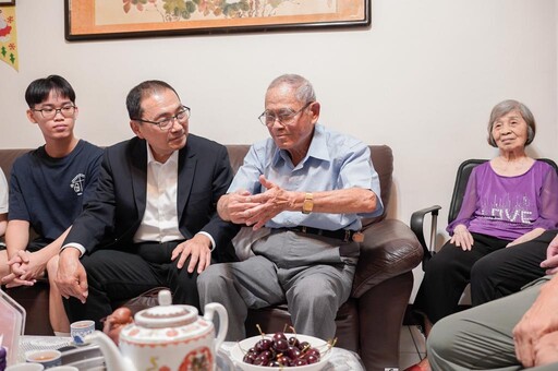父親節將屆 陳和國獲新北模範父親 侯友宜親往道賀