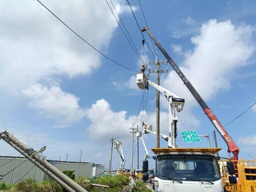搶修一步一腳印點亮臺南燈火 台電拼最後4.7千戶復電