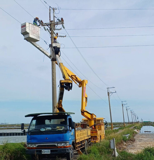 搶修一步一腳印點亮臺南燈火 台電拼最後4.7千戶復電
